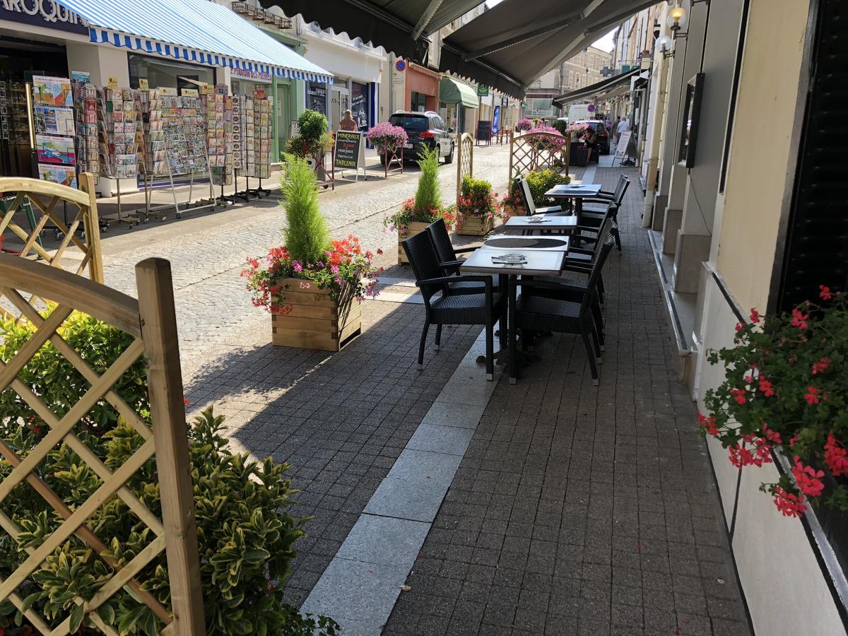 Hotel Restaurant Herard Bourbonne-les-Bains Eksteriør billede